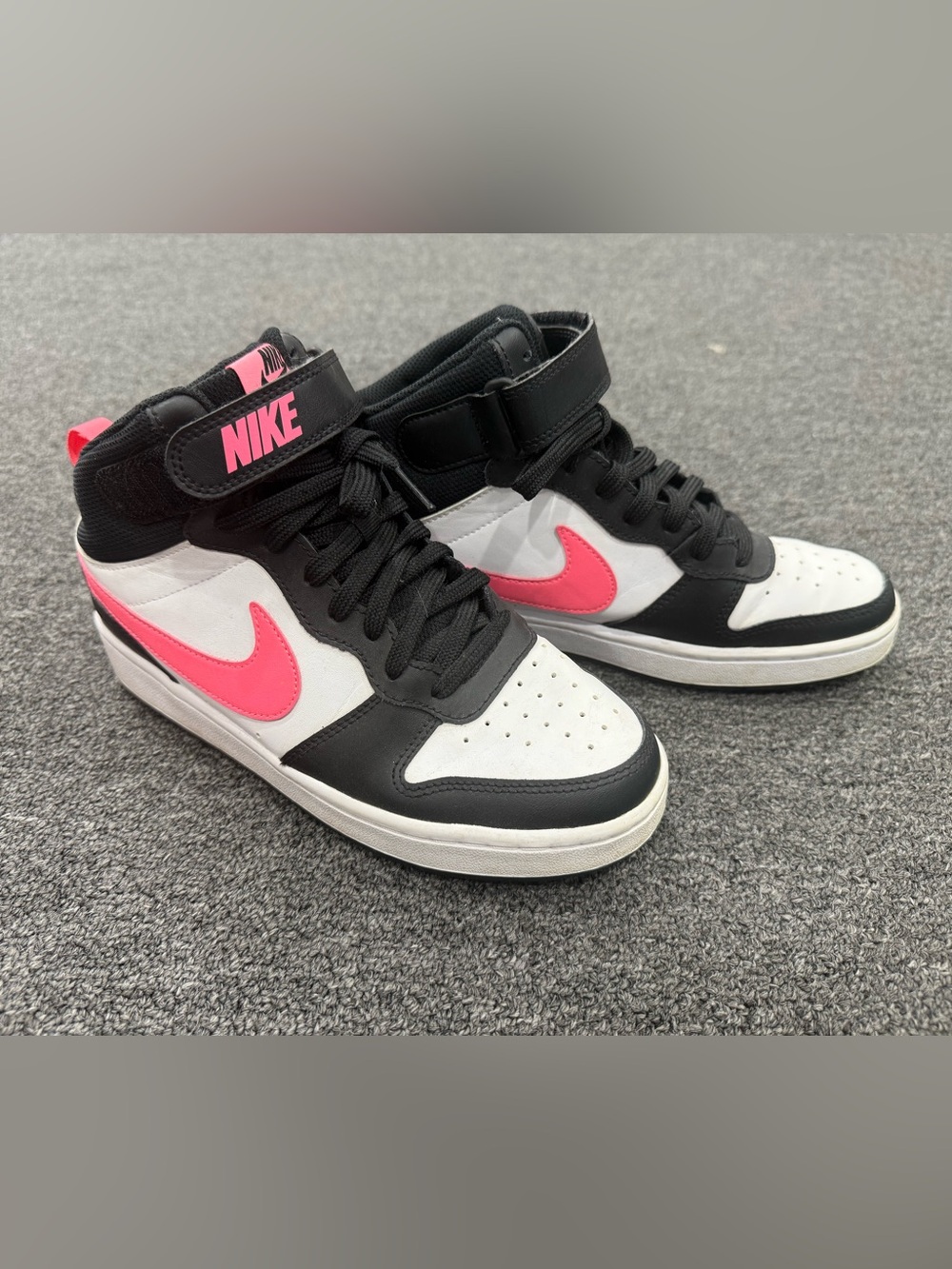 Nike Women’s Mid-Top Sneakers in White, Black & Pink